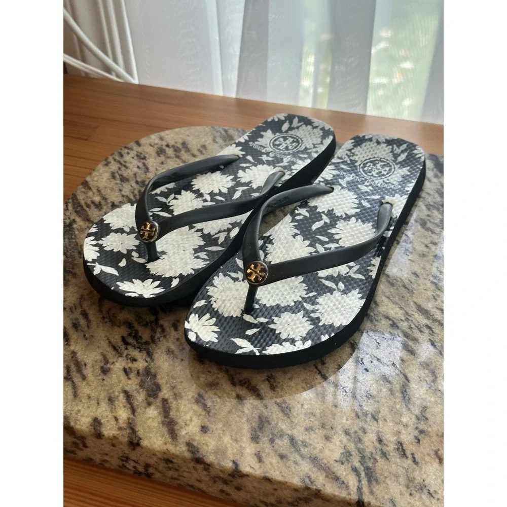 Tory Burch,  Navy Blue And White Floral Pattern Thing/flip Flop Zzndals